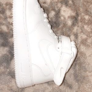 Nike Air Force 1 Mid